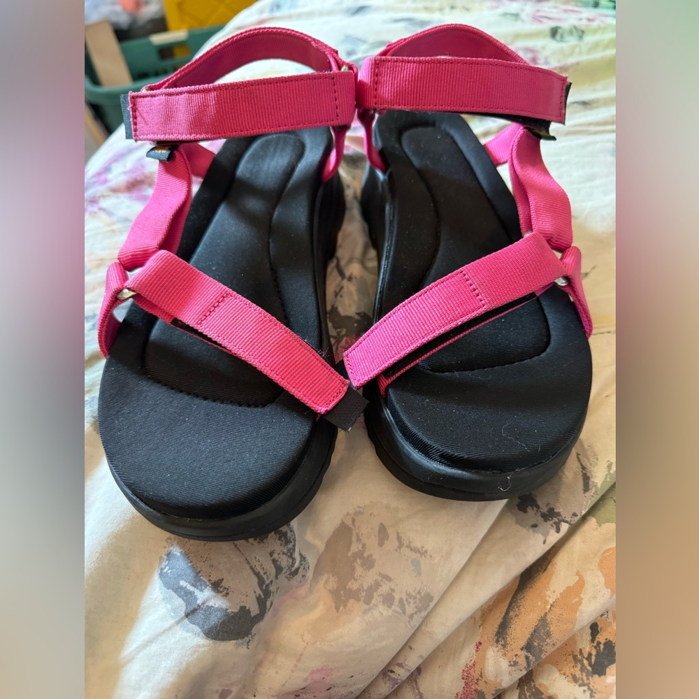 Teva jadito platform sandals size 11